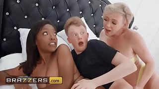 Dee Williams Gets Into Some Shifty Sex With Jimmy Before Her Stepdaughter Joins In For A threesome - Brazzers